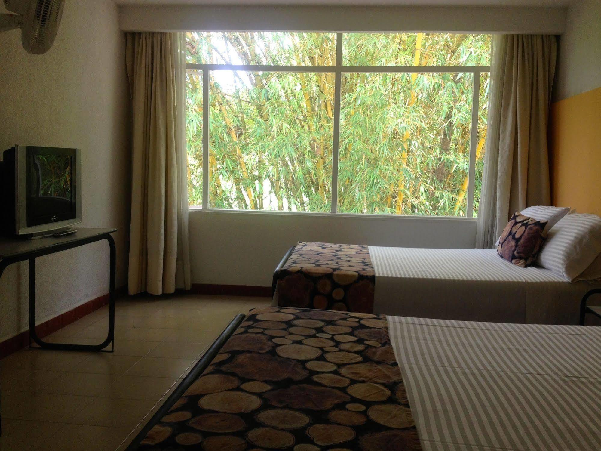 Hotel Hacienda El Diamante Villeta Dış mekan fotoğraf